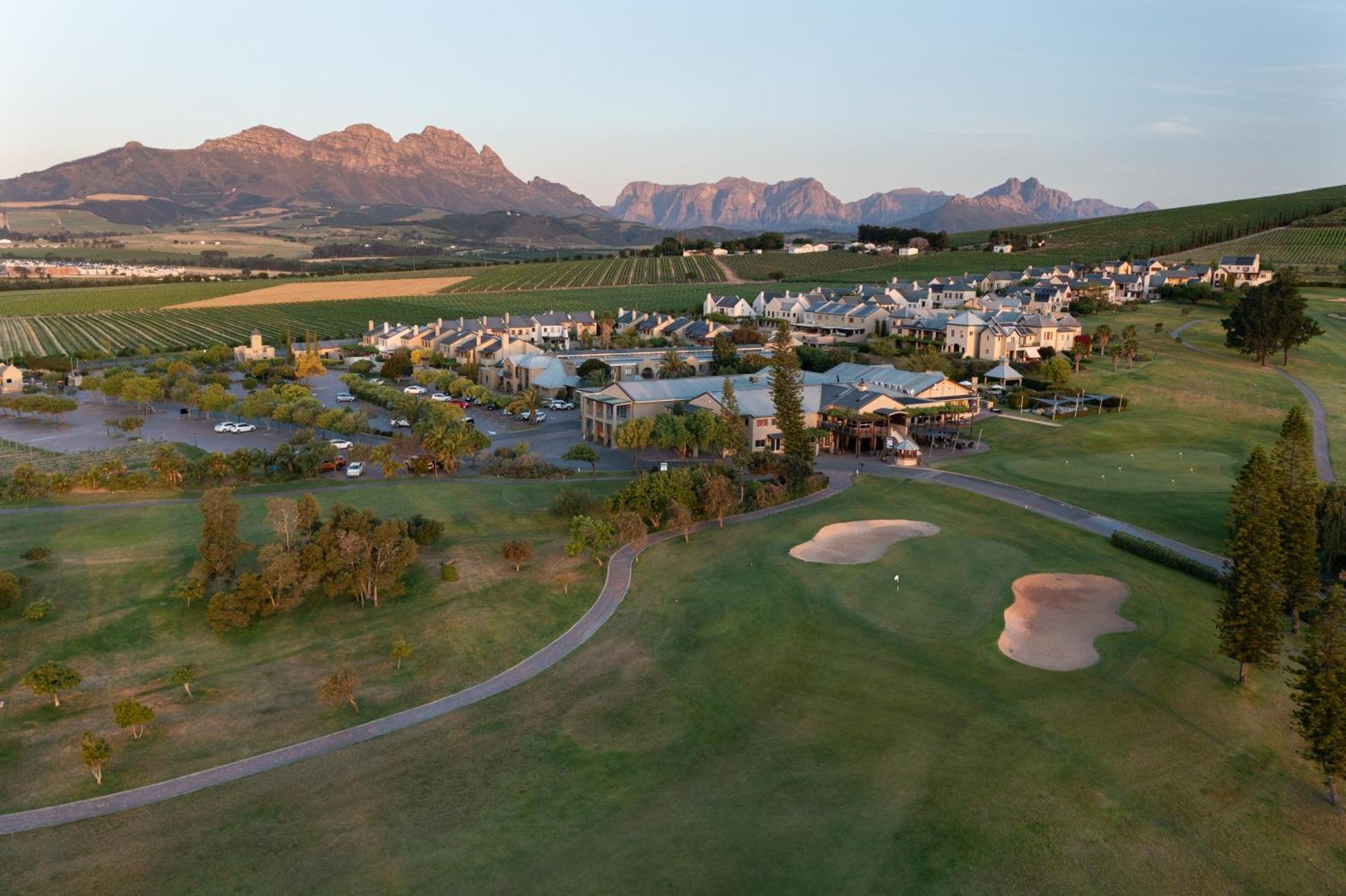 Готель Devonvale Golf & Wine Estate Стелленбос Екстер'єр фото