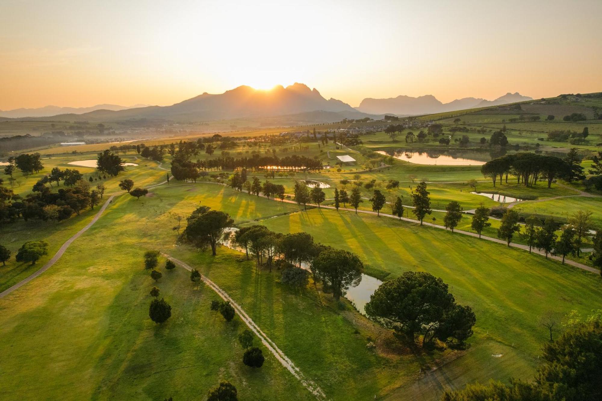 Готель Devonvale Golf & Wine Estate Стелленбос Екстер'єр фото
